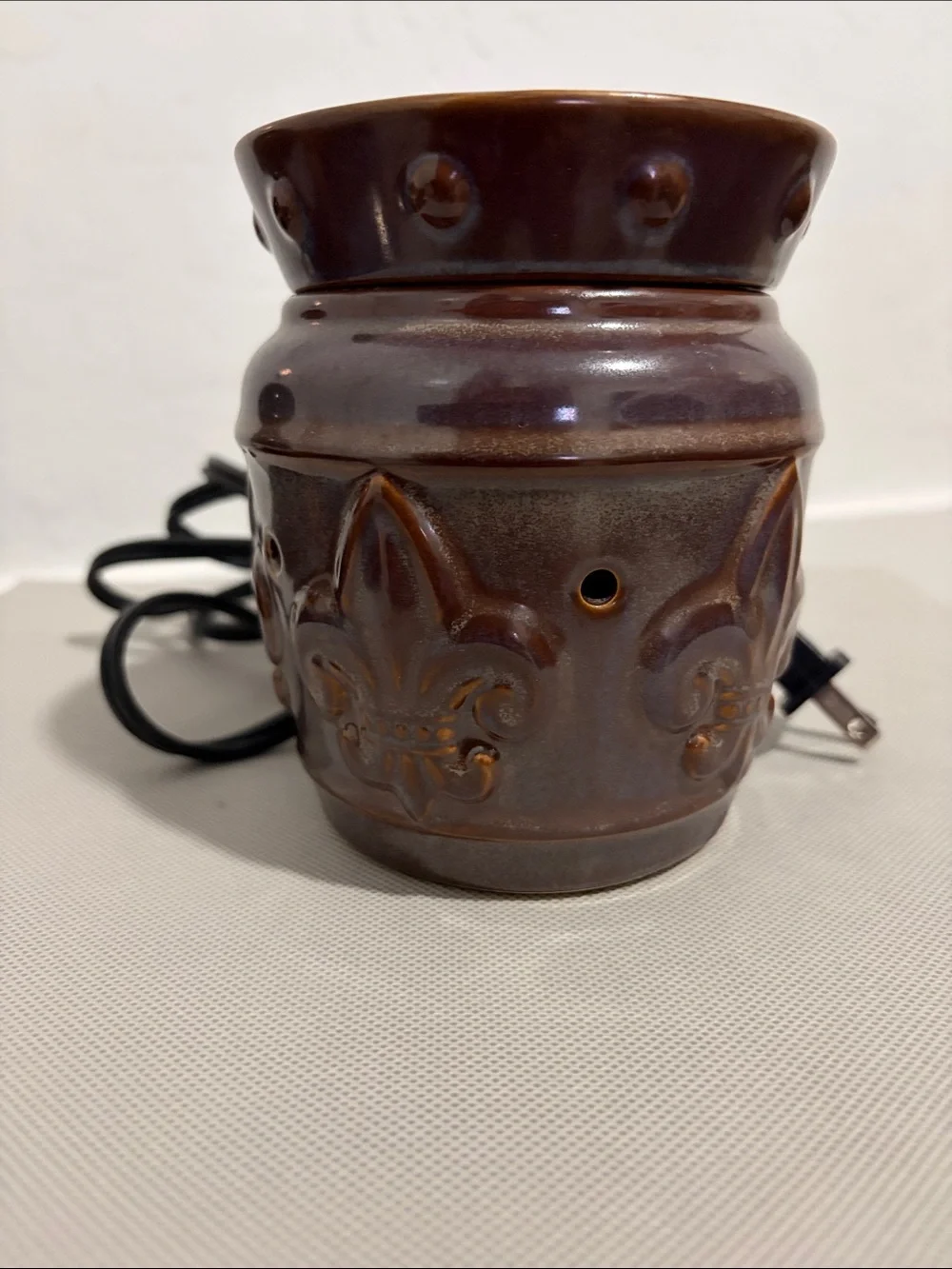 Scentsy Brown Ceramic Electric Wax Warmer with Fleur-de-Lis Motif